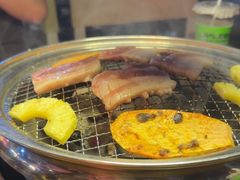 -叽叽扎扎烤肉场(生态城万达店)