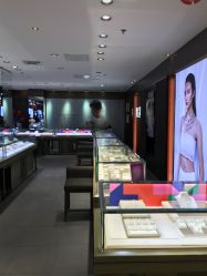 -潮宏基(大商新玛特店)