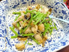 茼蒿菌菇炒大蛏子-南山酒肆(南山董事绘店)