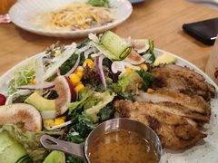 烤鸡腿肉牛油果沙拉-CHILLAX轻乐时(侨建·Hi City店)