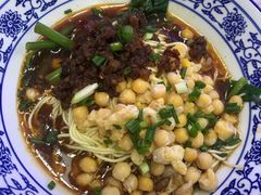 -渝之汇牛肉豌杂面
