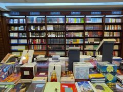-新华书店(泉城路店)