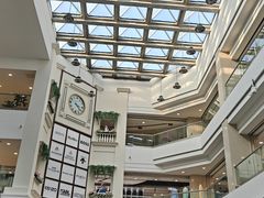 -燕莎奥特莱斯购物中心