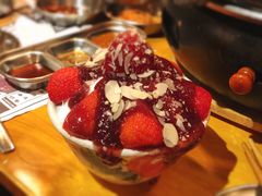 鲜草莓雪冰-火烈鸟炭火烤肉(静安路店)