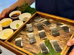 -围炉肉舍•炭烤活鳗•丹东海鲜烤肉(步行街店)