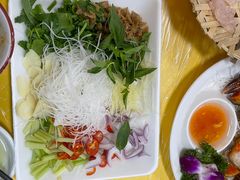 -官塘陈记鱼生·潮汕砂锅粥·牛肉火锅(潮枫路总店)