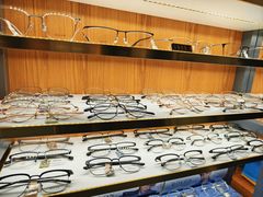 -优医视平价眼镜蔡司依视路折扣工厂店(十里堡店)