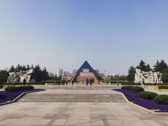 -上海市龙华烈士陵园