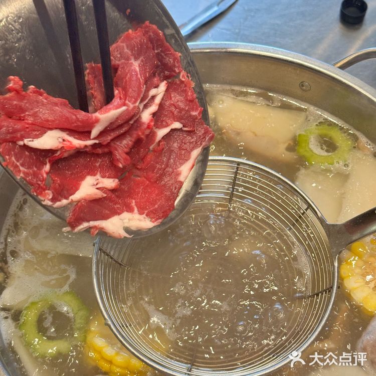这家全球🌏有肉源的牛肉火锅的肉感确实不一样