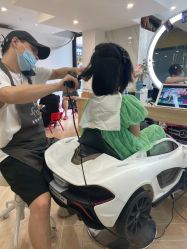 -奇怪的独角兽亲子理发沙龙