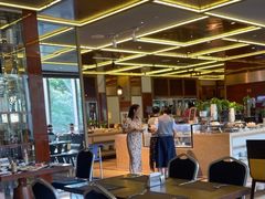 -大中华希尔顿酒店-念自助餐·嗨啤·小龙虾