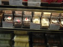 面包甜点陈列柜-红宝石·鲜奶小方(万航店)
