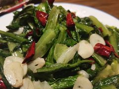 炒油麦菜-二孃鸡爪爪(东郊记忆店)