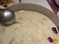 -洪氏嗨捞·广东猪肚鸡·椰子鸡火锅(西咸万象城店)