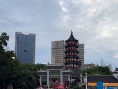 -绳金塔