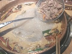 -洱火云南酸菜牛肉火锅(石景山当代商城店)