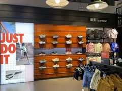 -百年港湾奥特莱斯(香炉礁店)