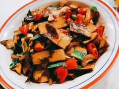 豆干炒耳尖-湘江大码头·龙虾馆(渔人码头一店)