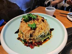 -锅老头海鲜铁锅炖