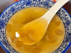 银耳炖木瓜-百年老字号·观振兴蟹黄面·三虾面·苏式面(观前街富仁坊巷店)