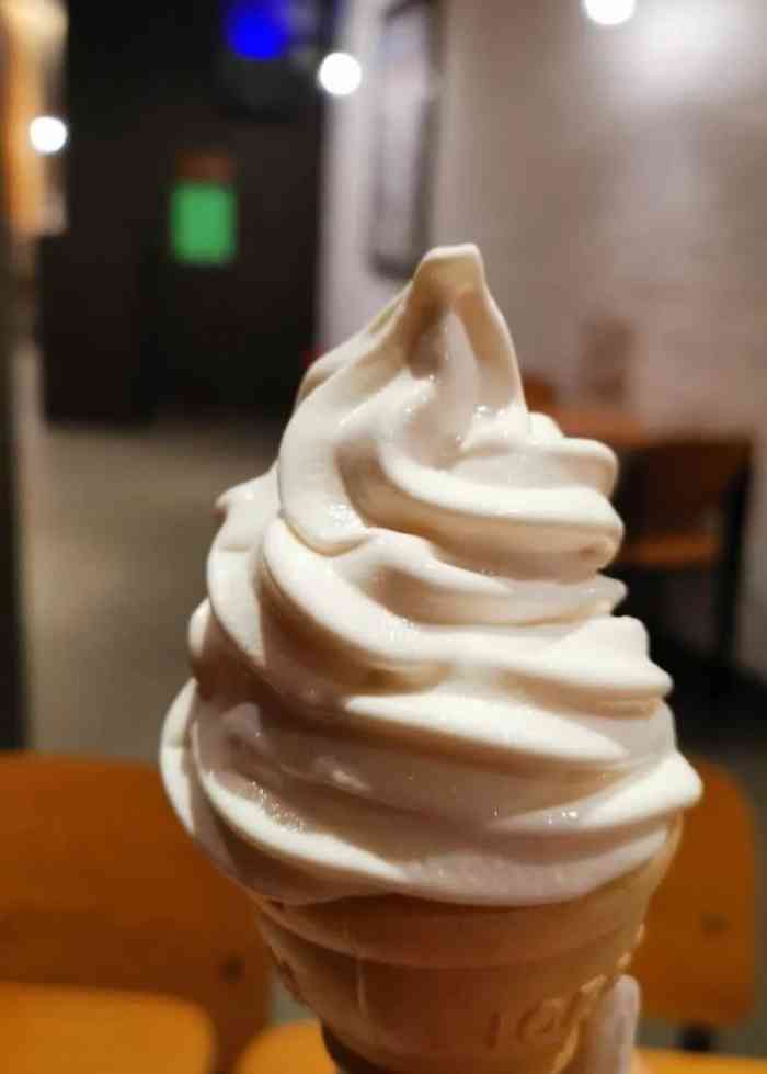 汉堡王甜筒好优惠5元两个朋友吃完了说在来我说不了吃完没几分钟鼻塞