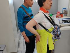 -荣耀授权专卖店(黄浦浙江中路店)