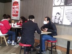 等位区-肯德基(春申店)