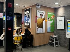 -麦当劳(上海虹桥站30B检票口楼上)