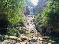 -大平台龙居瀑布旅游区