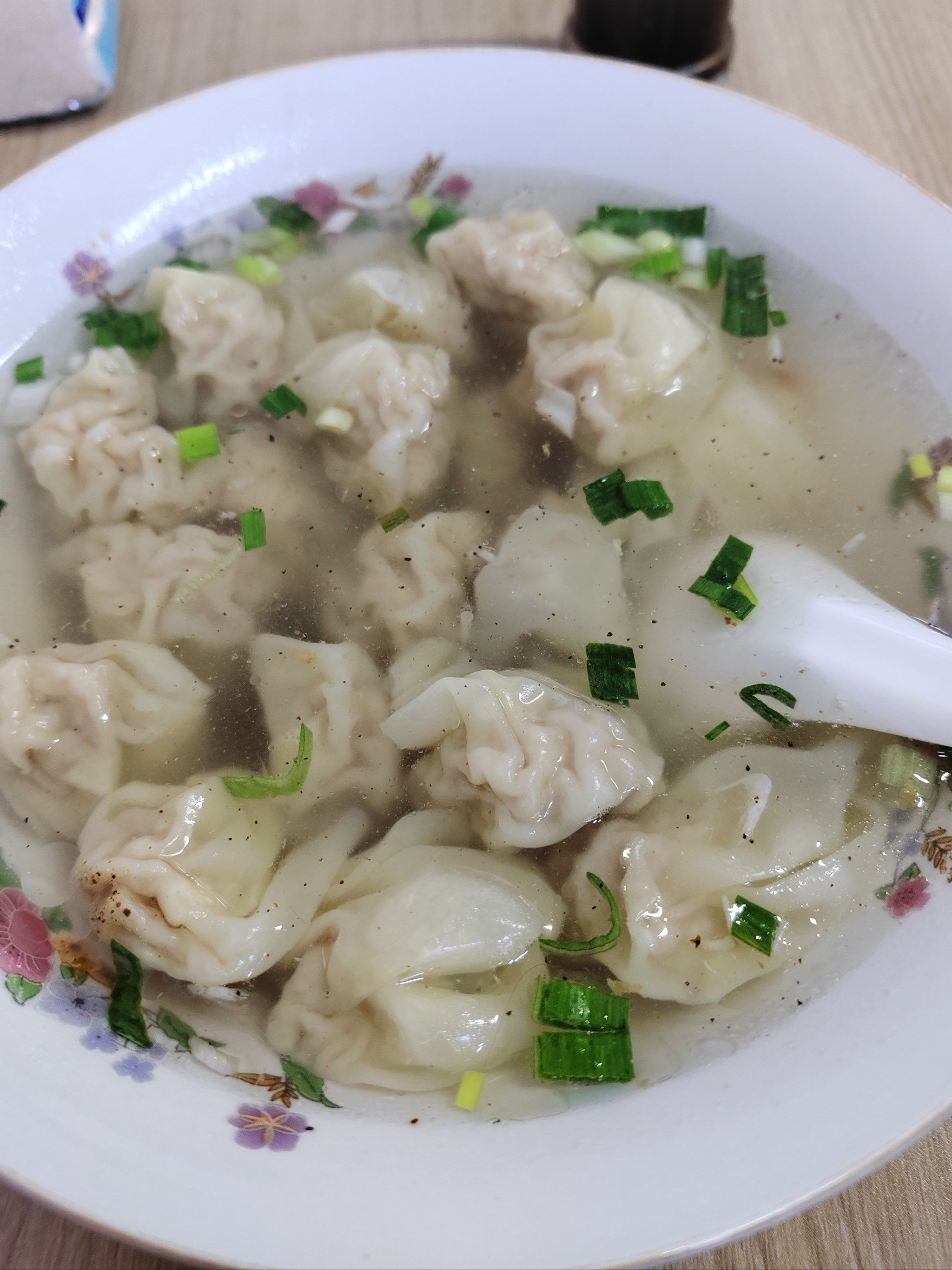 一碗香香的馄饨