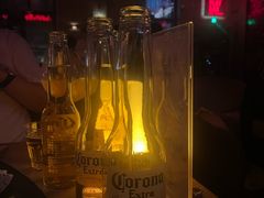 -FOUR PLAY BAR