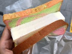 蓝莓面包雪糕-詹爷爷乌节路街头冰淇淋
