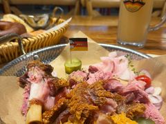 德式烤猪肘配德国酸椰菜-弗德堡德国小馆(工大店)
