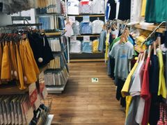 店内环境-优衣库(上海虹口龙之梦店)