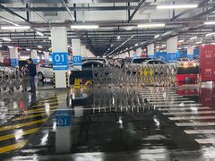 -虹桥火车站-停车场