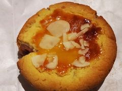 芋泥蛋黄酥-鲍师傅糕点(文昌阁店)