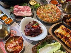 -草家酱蟹炭火烤肉店(珲春南路一店)