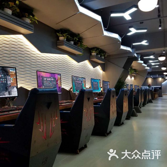 艾欧尼亚主题网咖