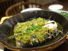 -阿瓦山寨·湘菜现炒·剁椒鱼头王(咸阳总店)
