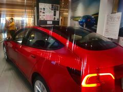 -TESLA 特斯拉(北京颐堤港体验店)