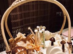-余欢领鲜火锅(新街口店)