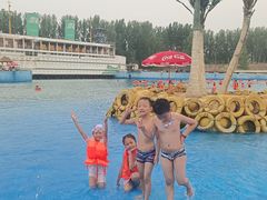 -黄河谷马拉湾海浪浴场