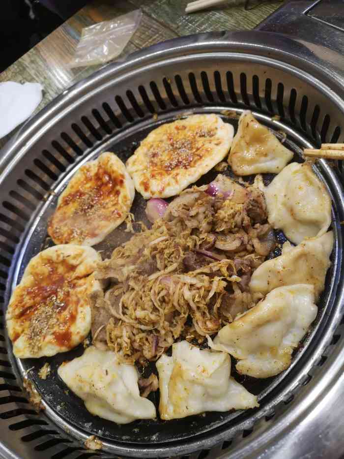 牛鲜生齐市家庭烤肉-"〔环境〕在华山北路上…位置挺好找的…门口.