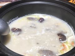 -洪氏嗨捞·广东猪肚鸡·椰子鸡火锅(西咸万象城店)