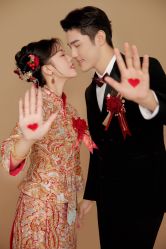 -现代经典婚纱摄影