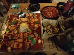 牛肉火山炒年糕-包装马车·韩国料理·포장마차