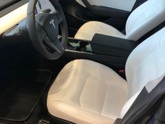 -TESLA 特斯拉(上海太古汇体验店)