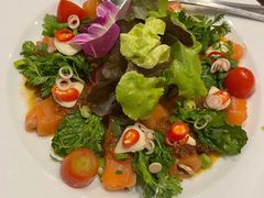 -Chom Cafe and Restaurant