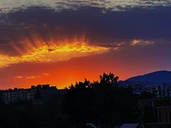 -鬼笑石后山停车场