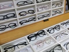 -沪睛眼镜蔡司官方授权店(金桥佳林路店)